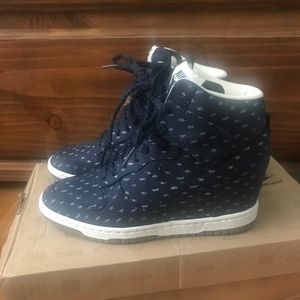 Women’s Nike dunk sky hi